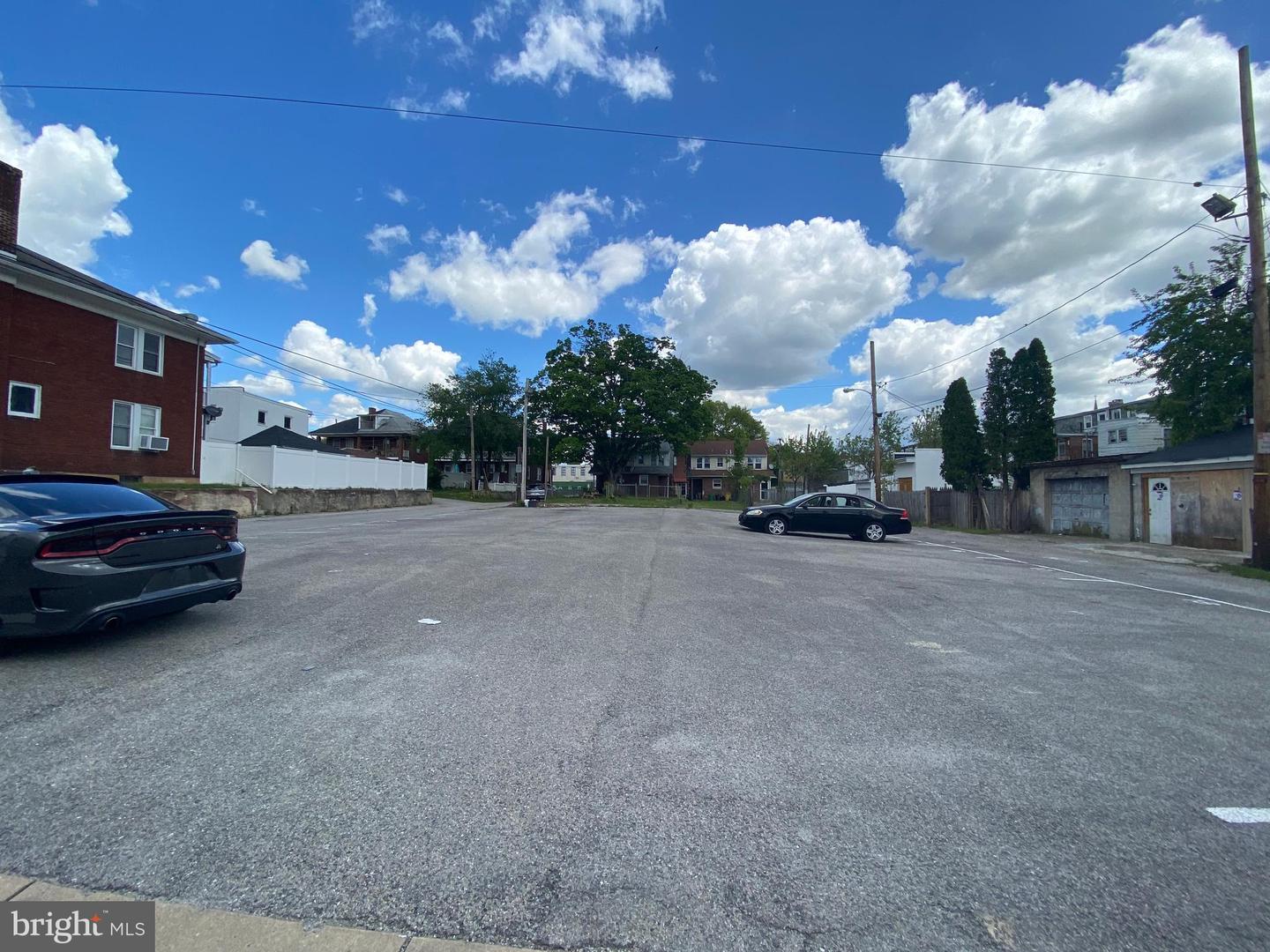 747 S Pershing Ave #parking Spot Property Photo 4