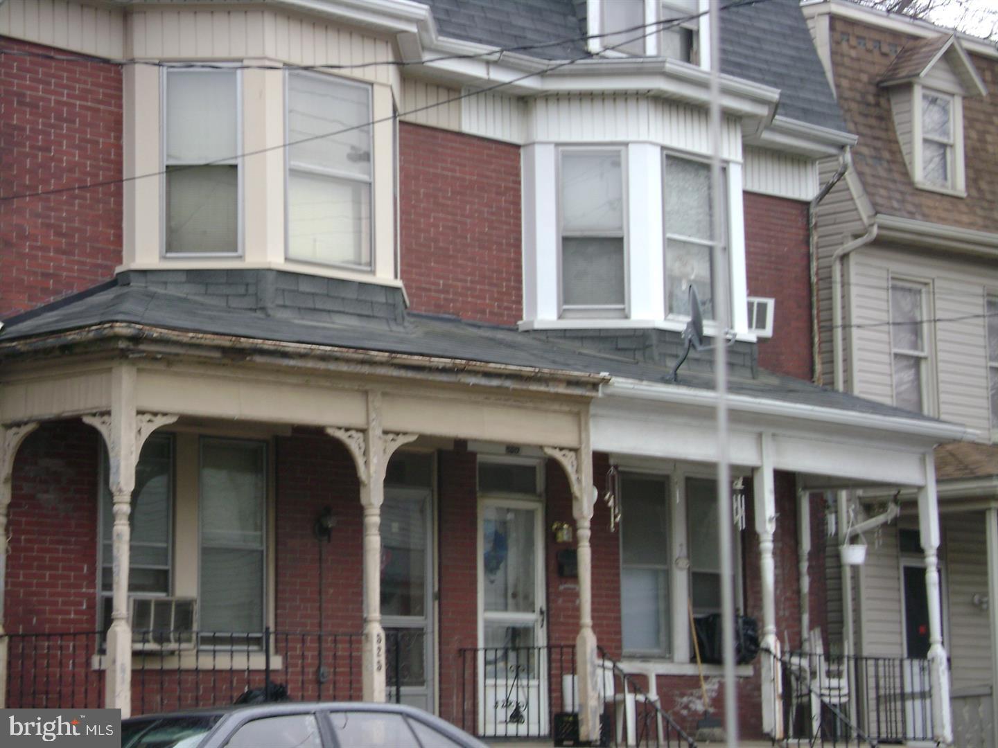 527 Girard Ave Property Photo 1