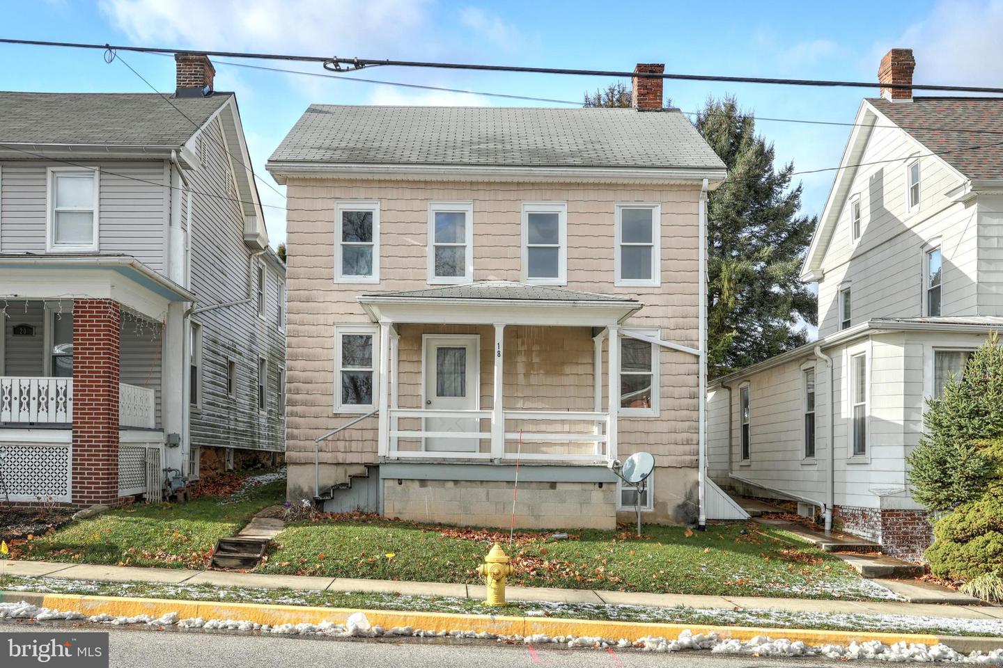 18 S Main St Property Photo 1