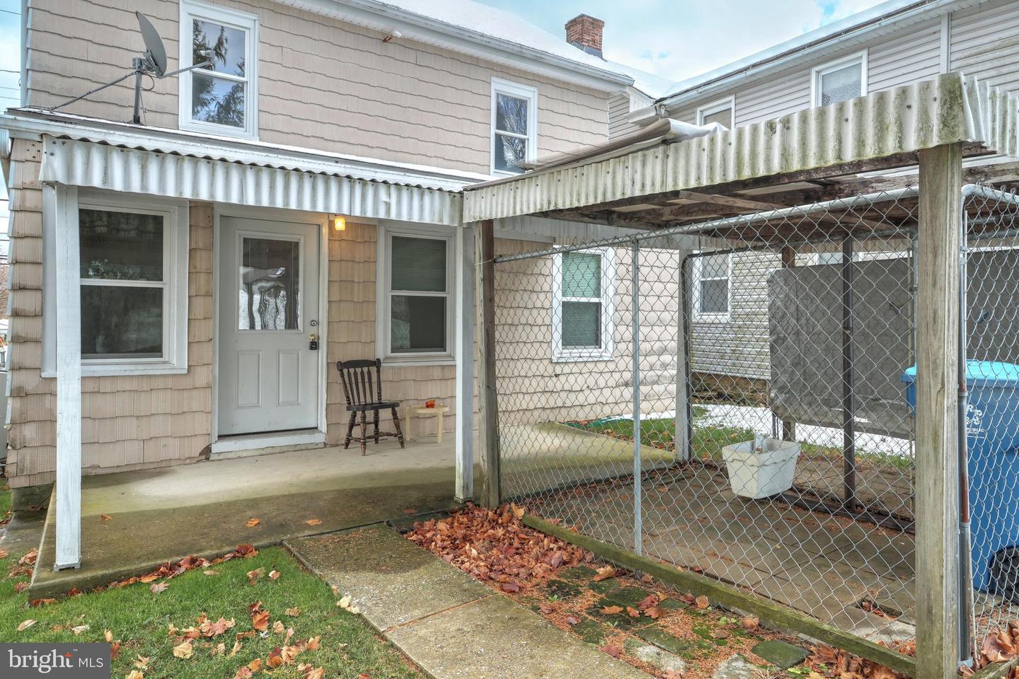 18 S Main St Property Photo 9