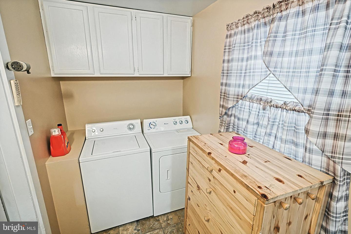 18 S Main St Property Photo 17