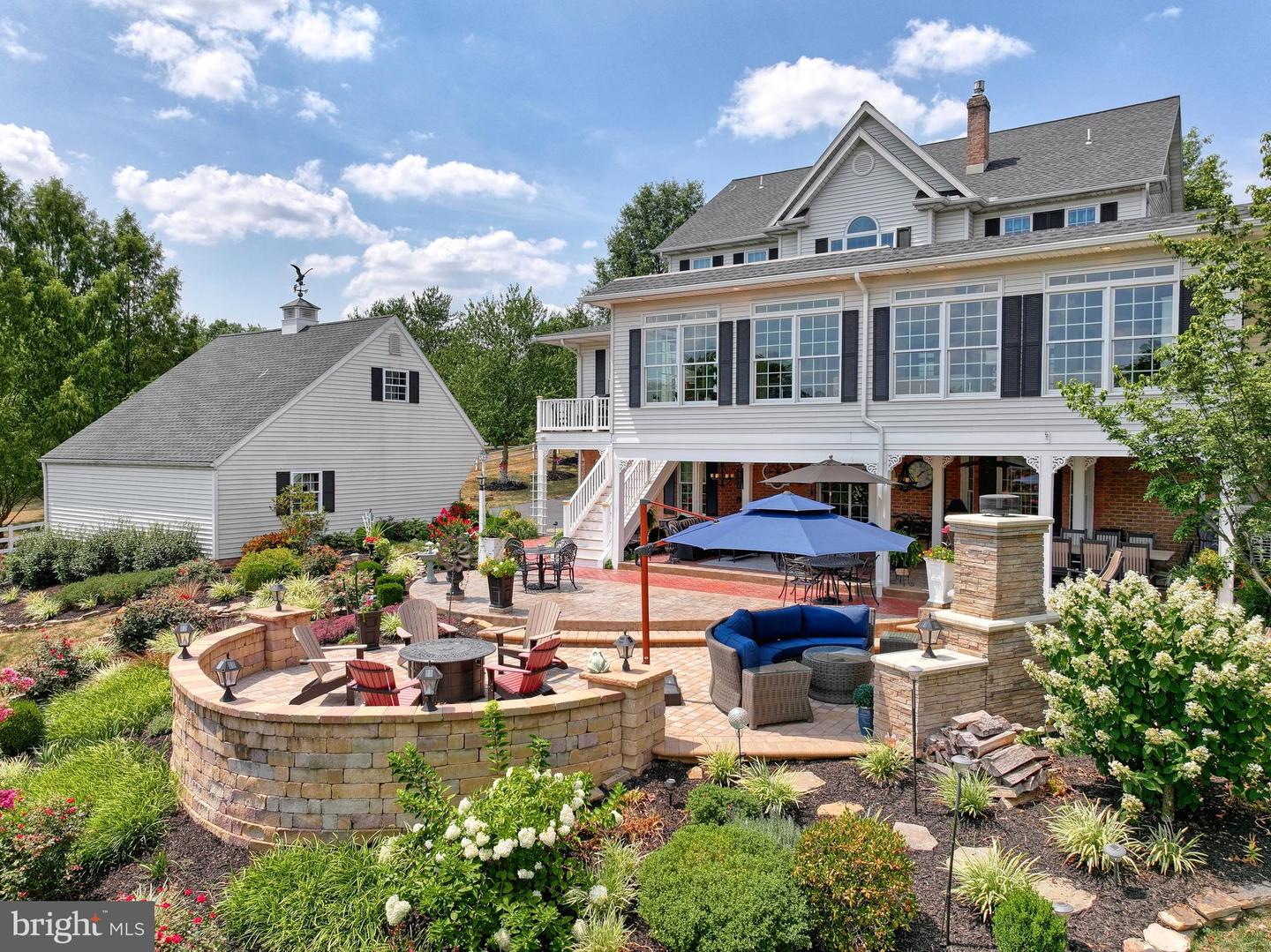 1709 Country Manor Dr Property Photo 6