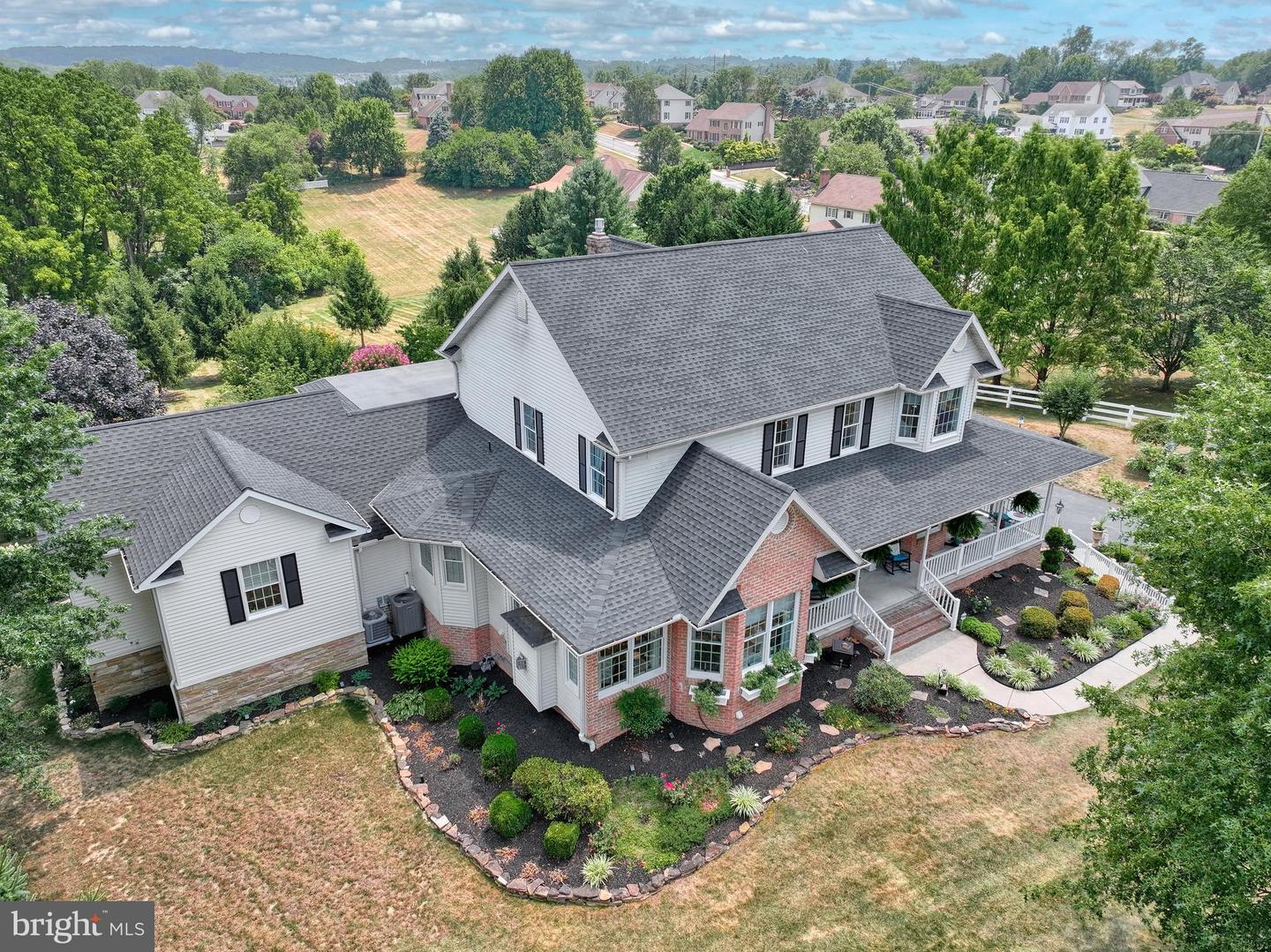 1709 Country Manor Dr Property Photo 8