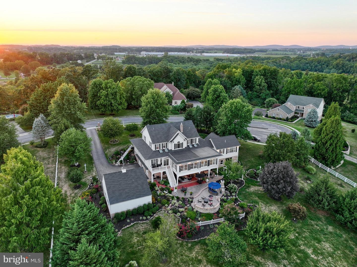 1709 Country Manor Dr Property Photo 16