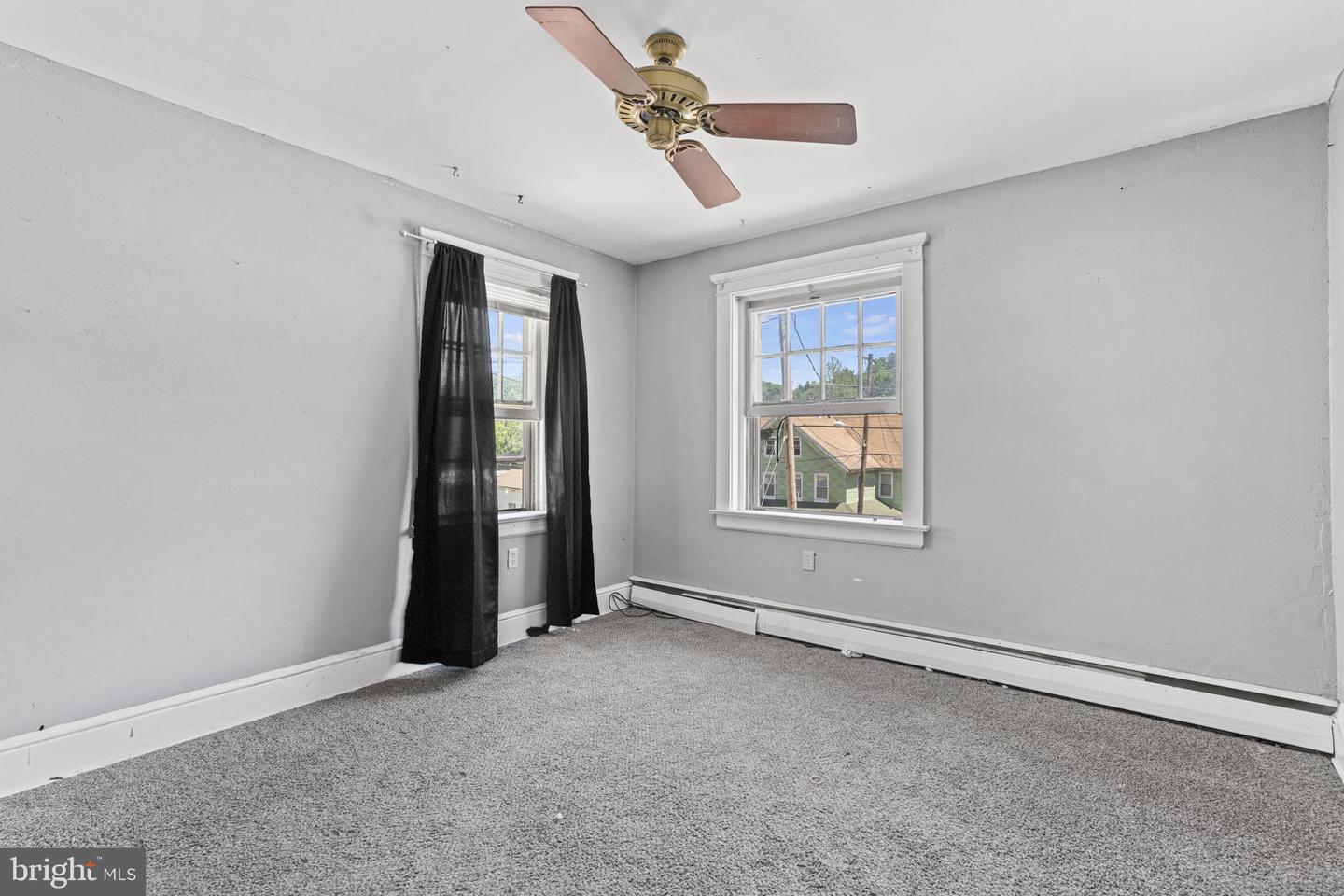 1422 S George St Property Photo 20