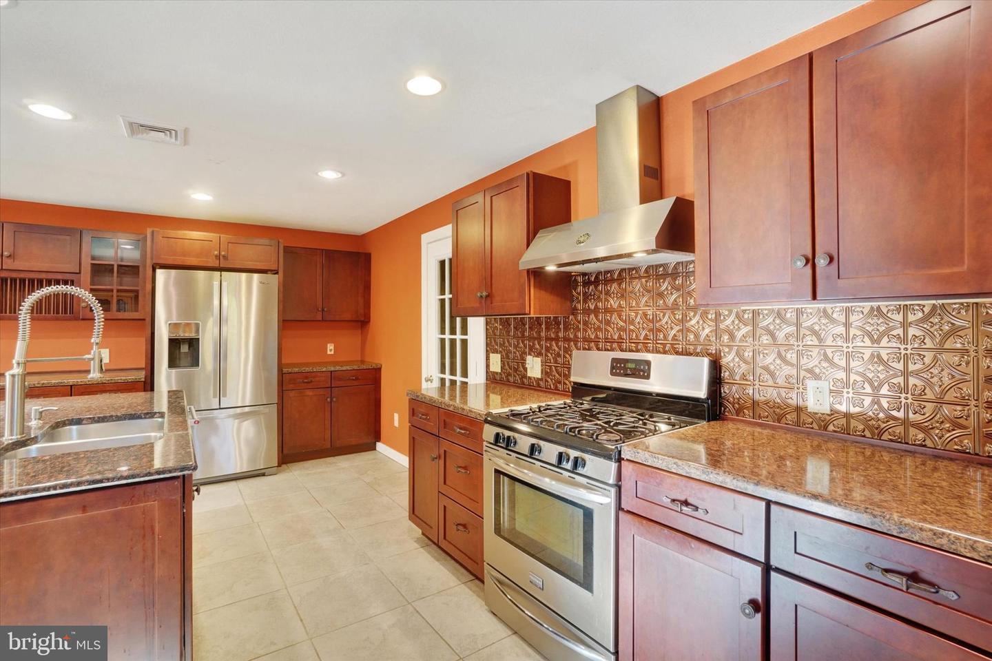 255 Meadow Rd Property Photo 11