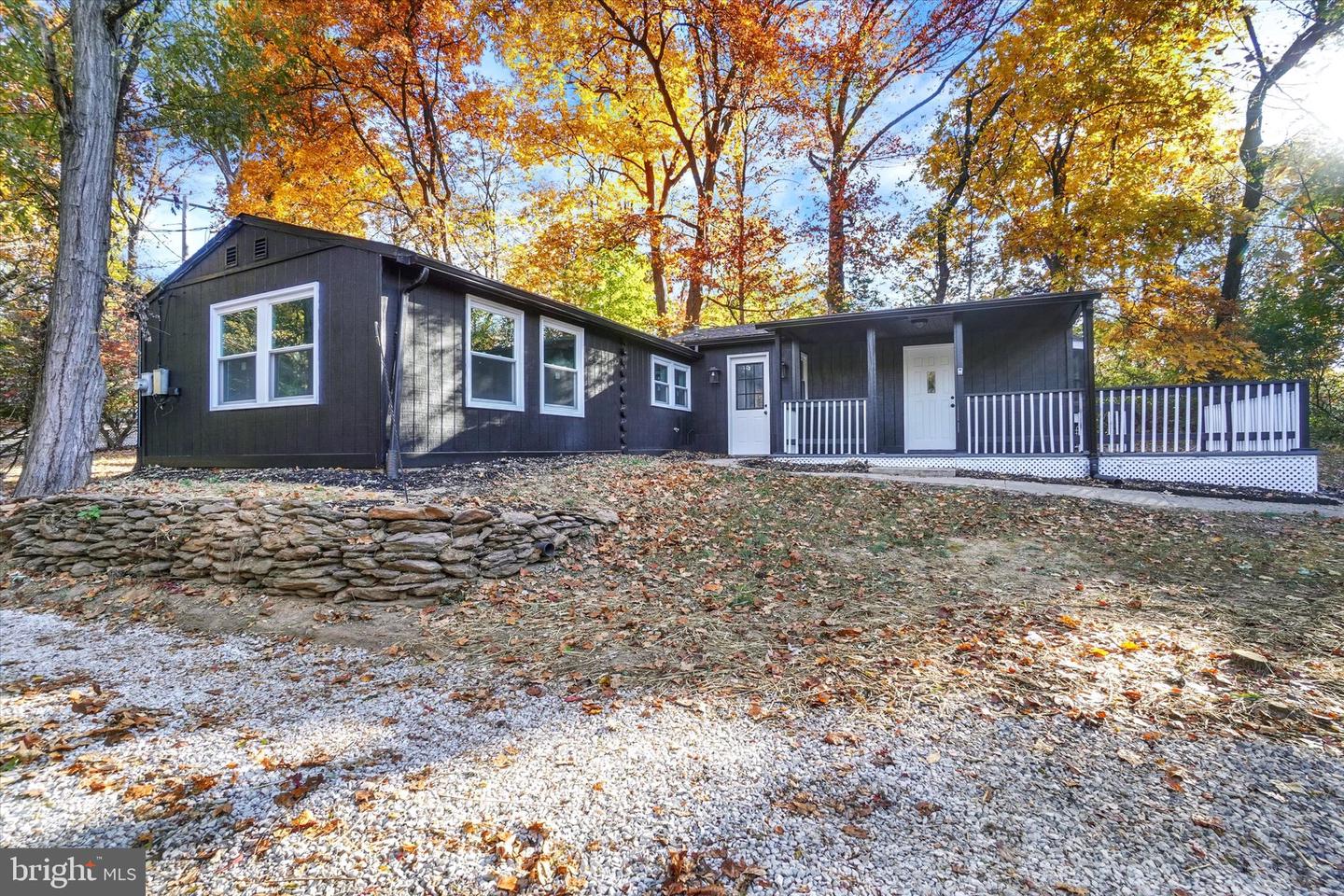 61 Laurel Dr Property Photo