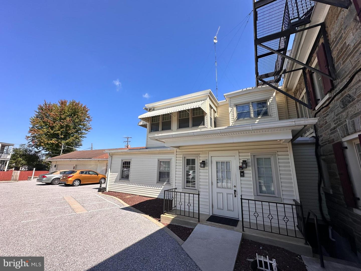 1205 E Market St Property Photo 8