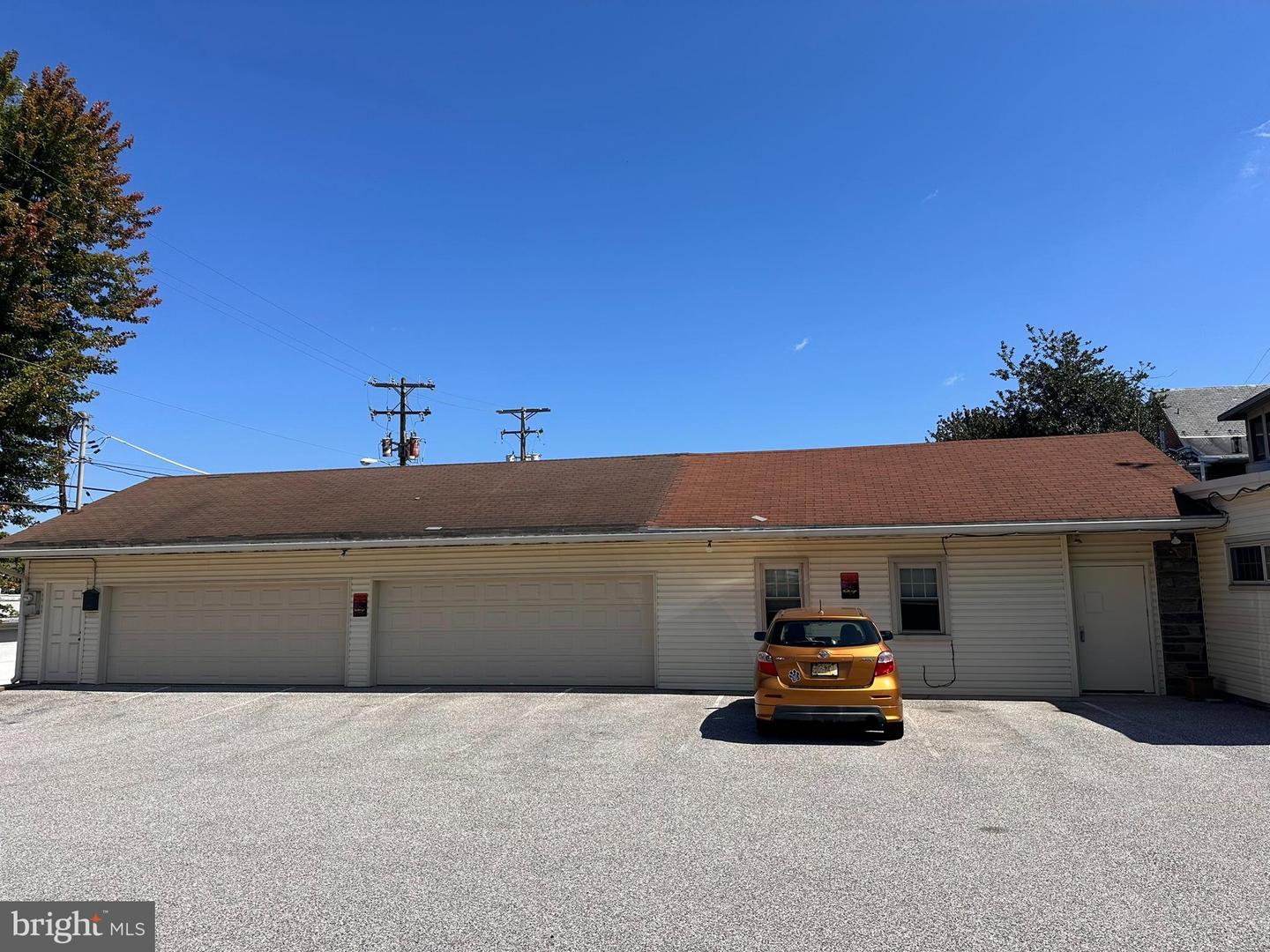 1205 E Market St Property Photo 10