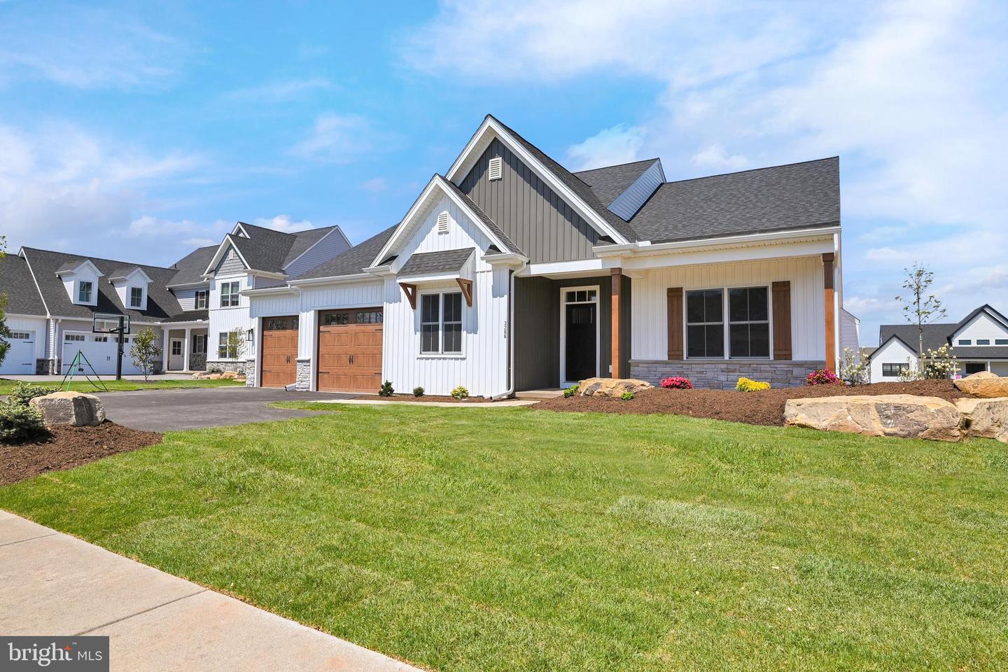 3297 Wentworth Way Property Photo 2