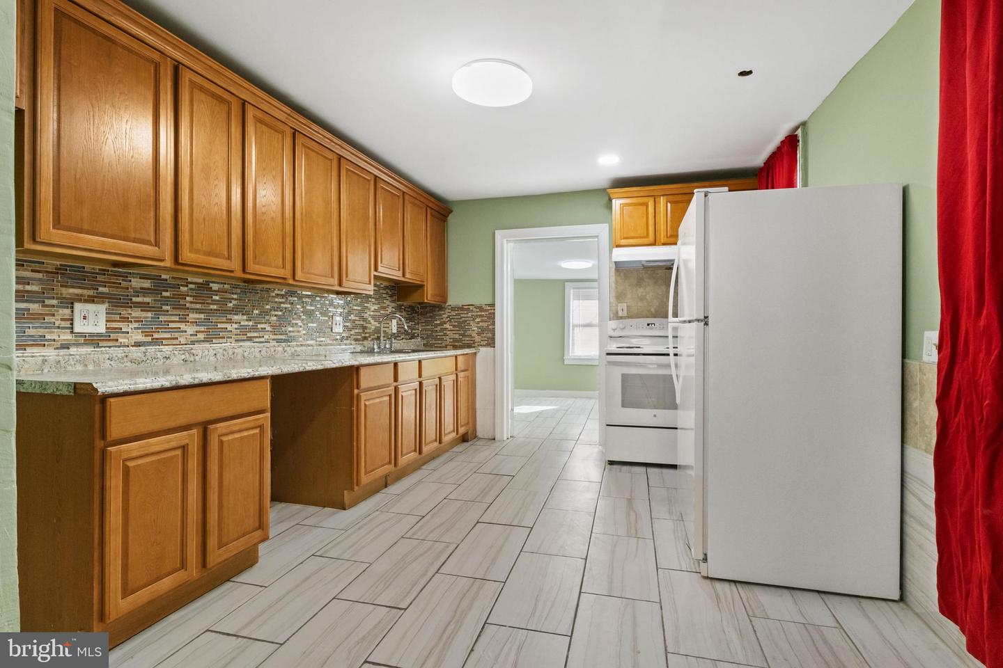 538-540 E Market St Property Photo 8