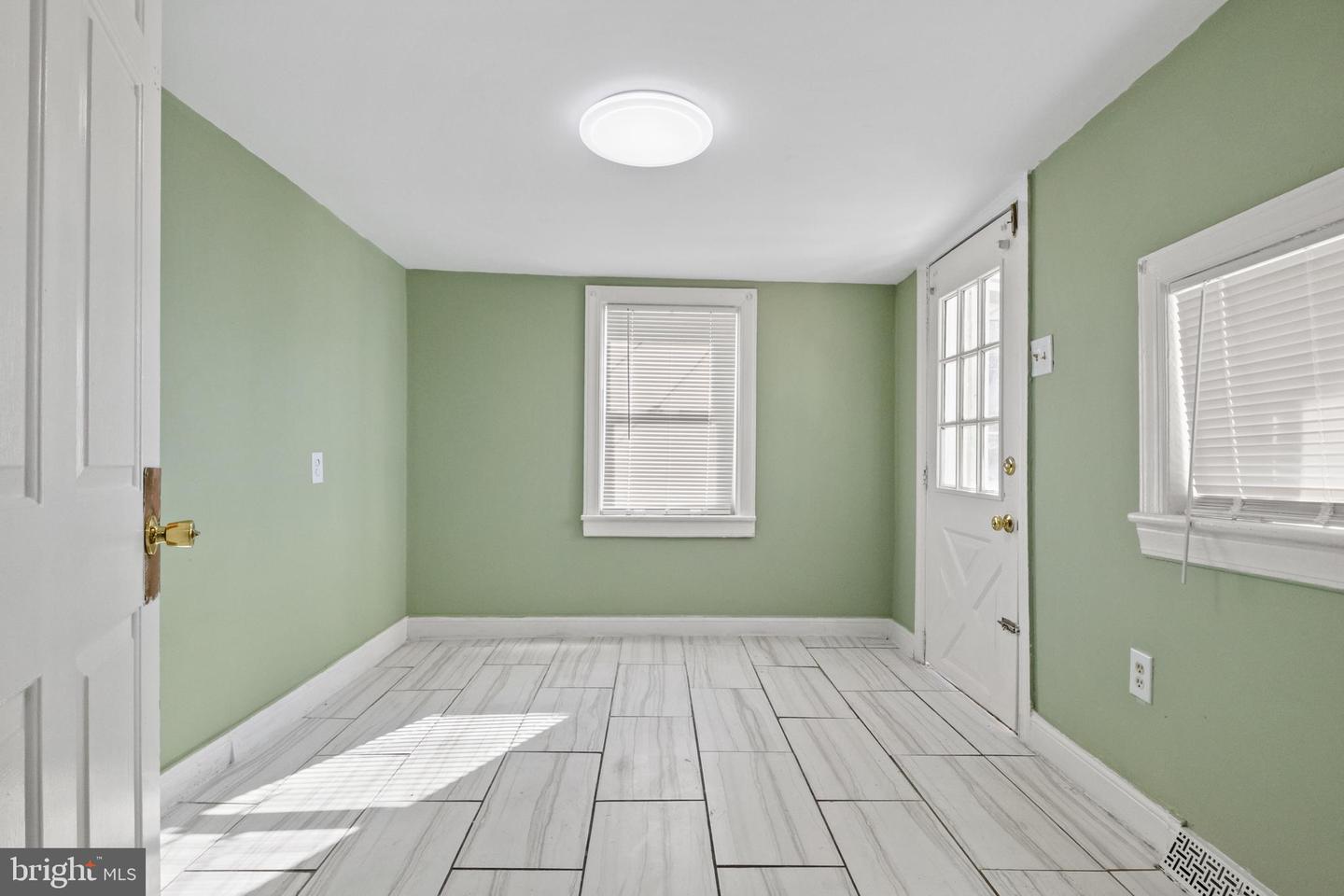 538-540 E Market St Property Photo 11