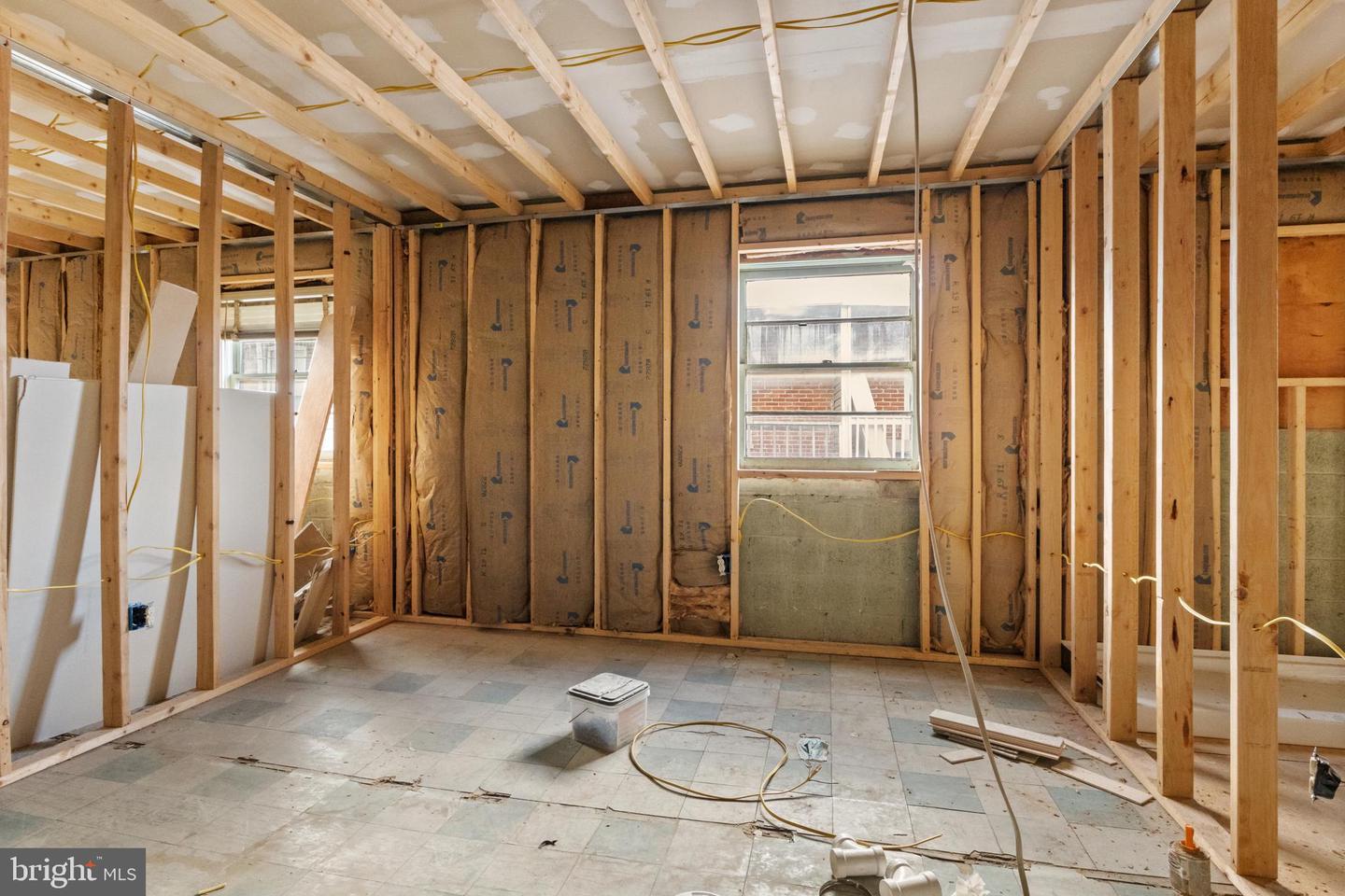 538-540 E Market St Property Photo 73