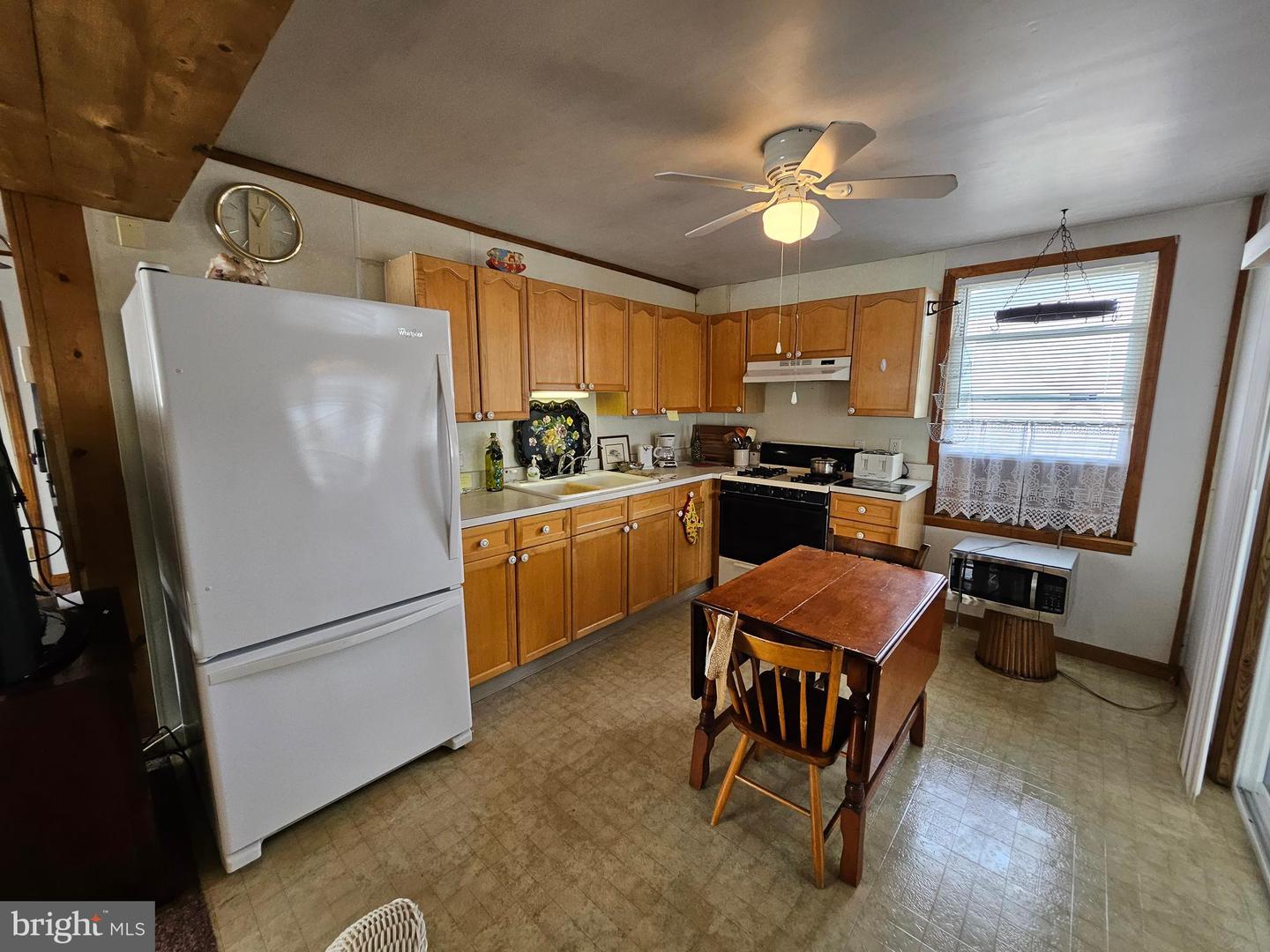 548 Boathouse Rd Property Photo 3