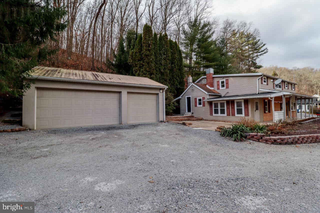 6381 Glatfelters Station Rd Property Photo 7