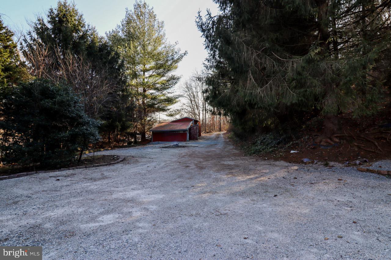 6381 Glatfelters Station Rd Property Photo 8