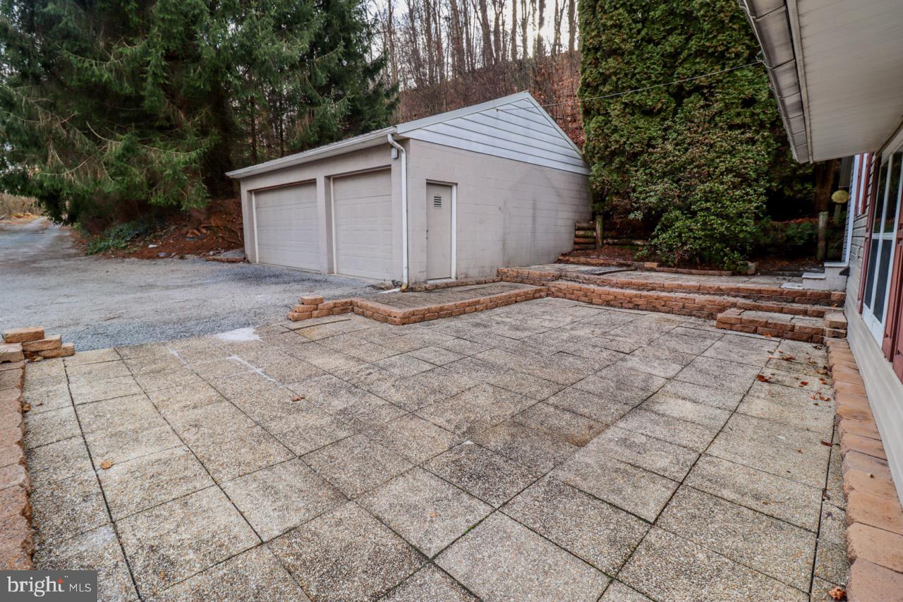 6381 Glatfelters Station Rd Property Photo 10