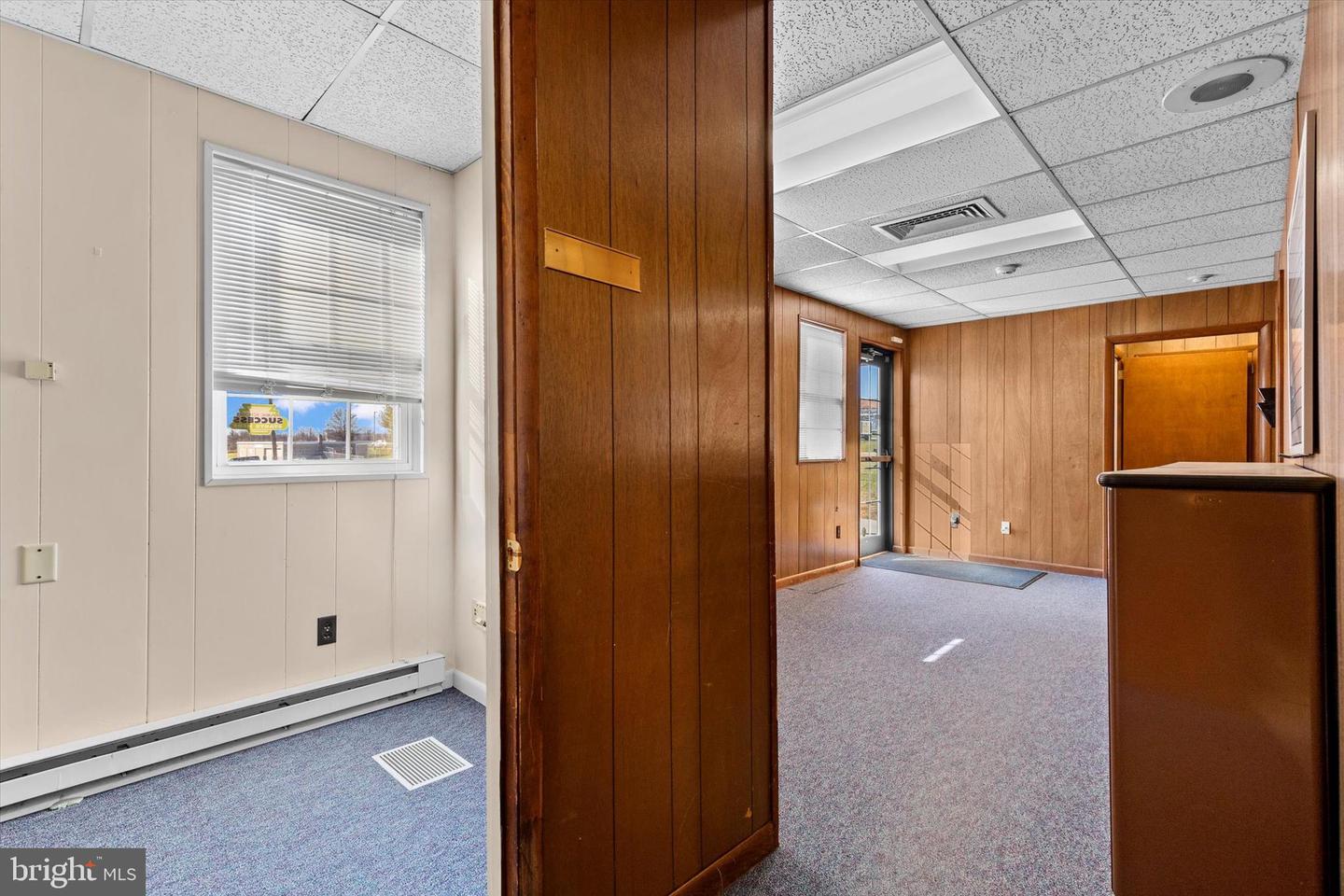 2605 W Market St Property Photo 16