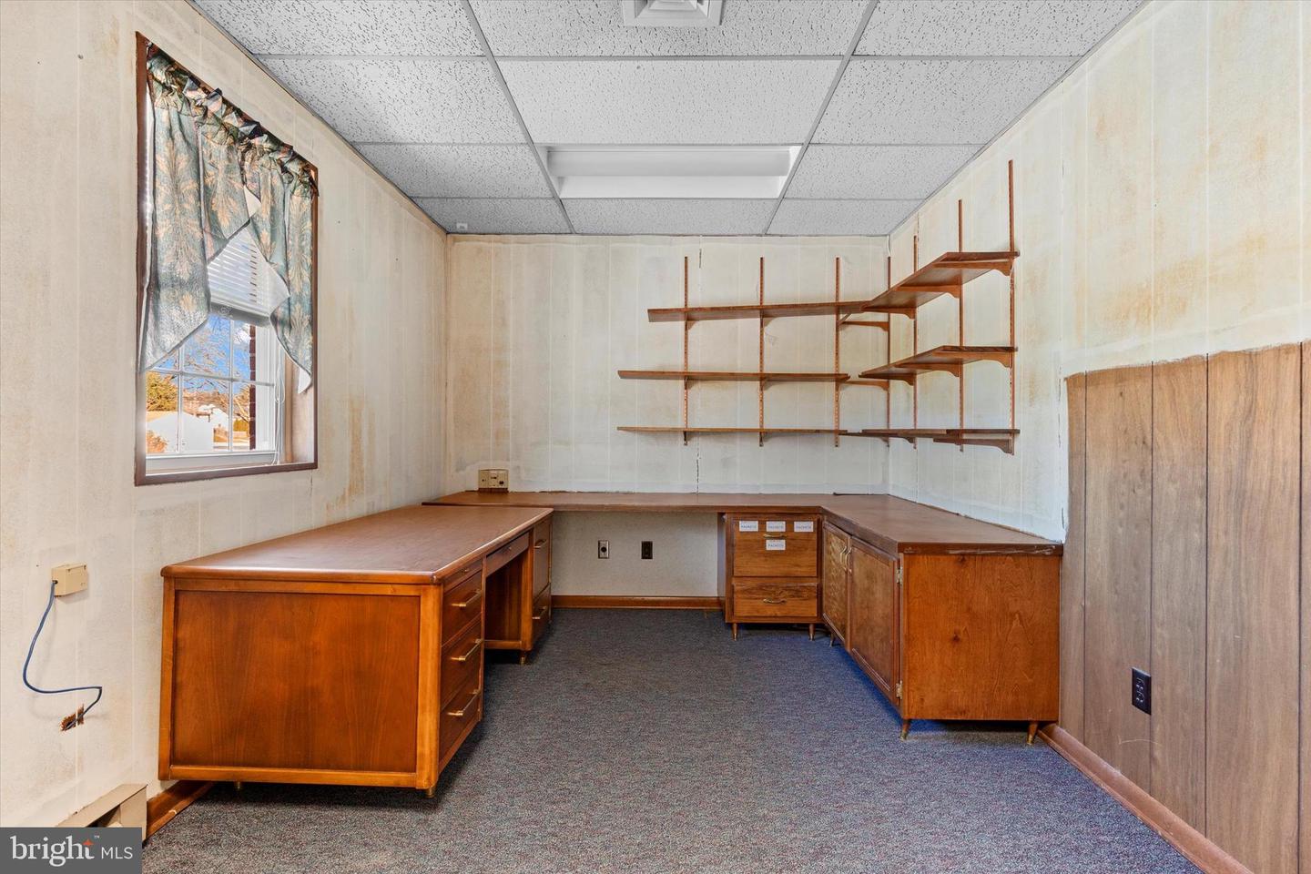 2605 W Market St Property Photo 20