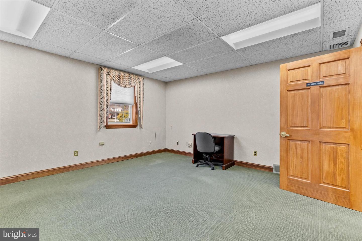 2605 W Market St Property Photo 21