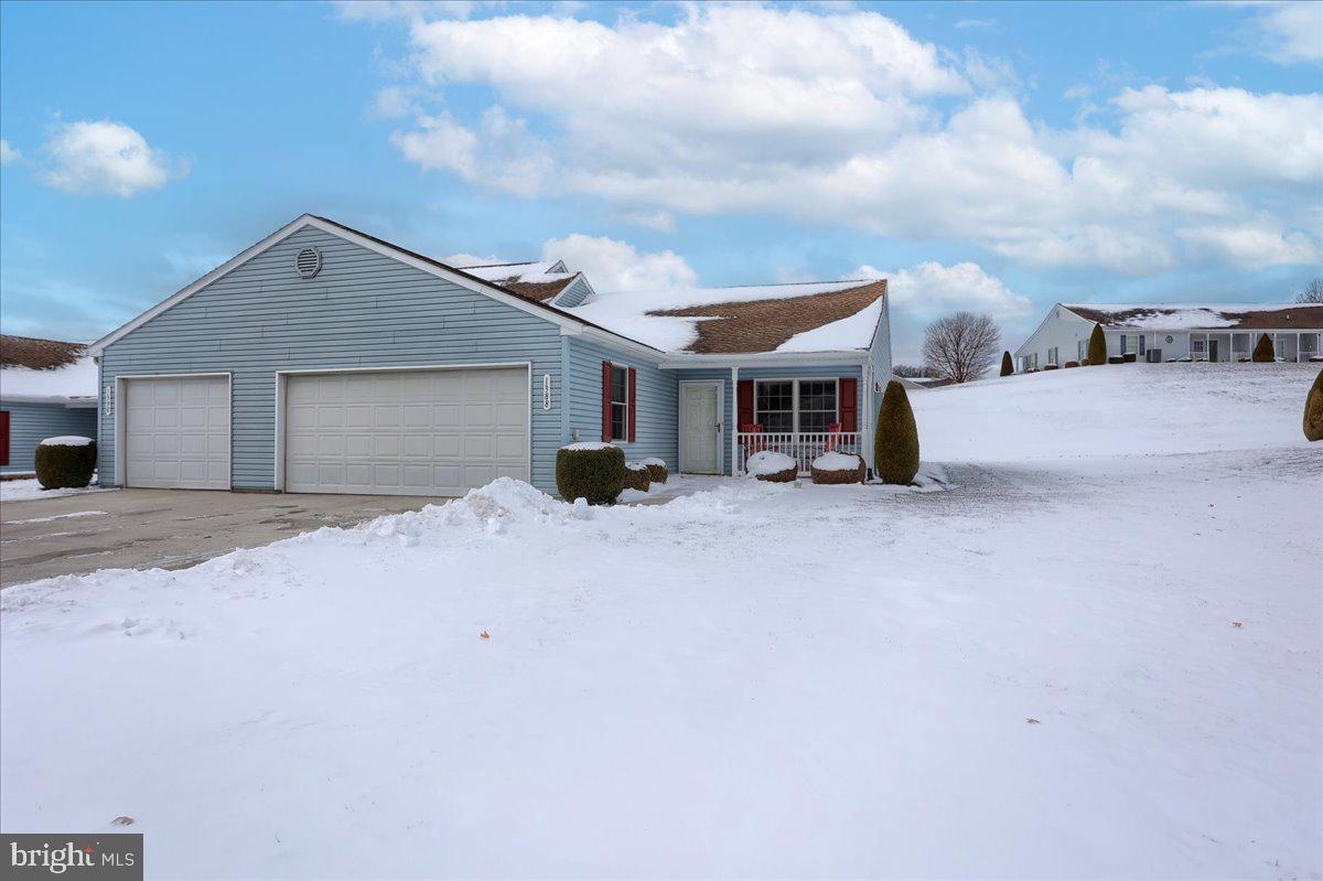 1388 Village Dr Property Photo