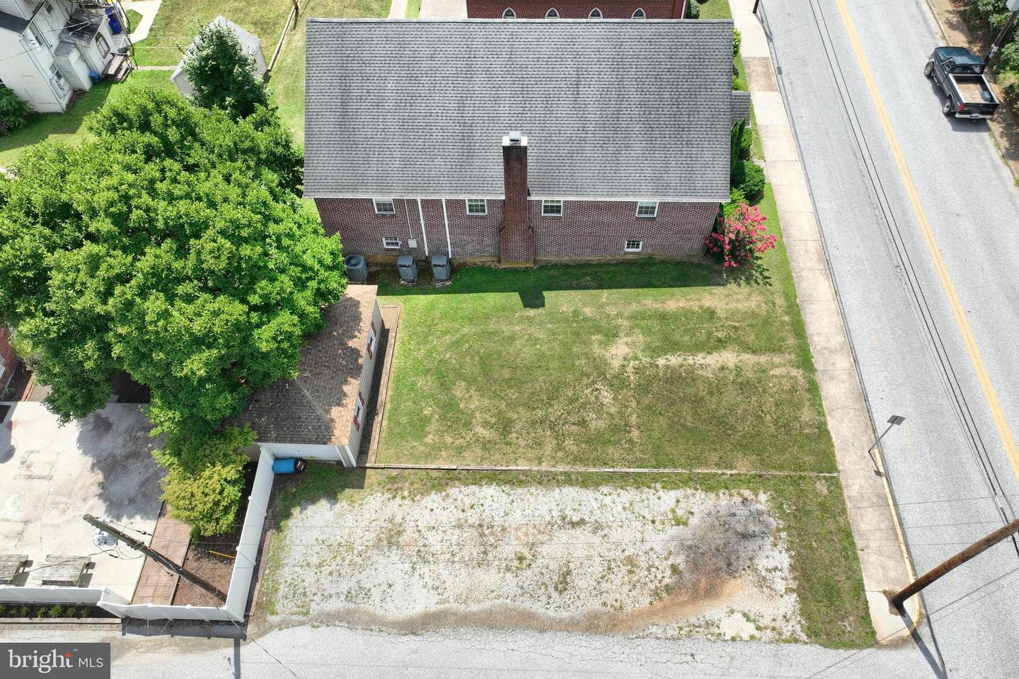 106 N Front St Property Photo 10