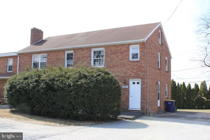 2174 S Queen St #b Property Photo