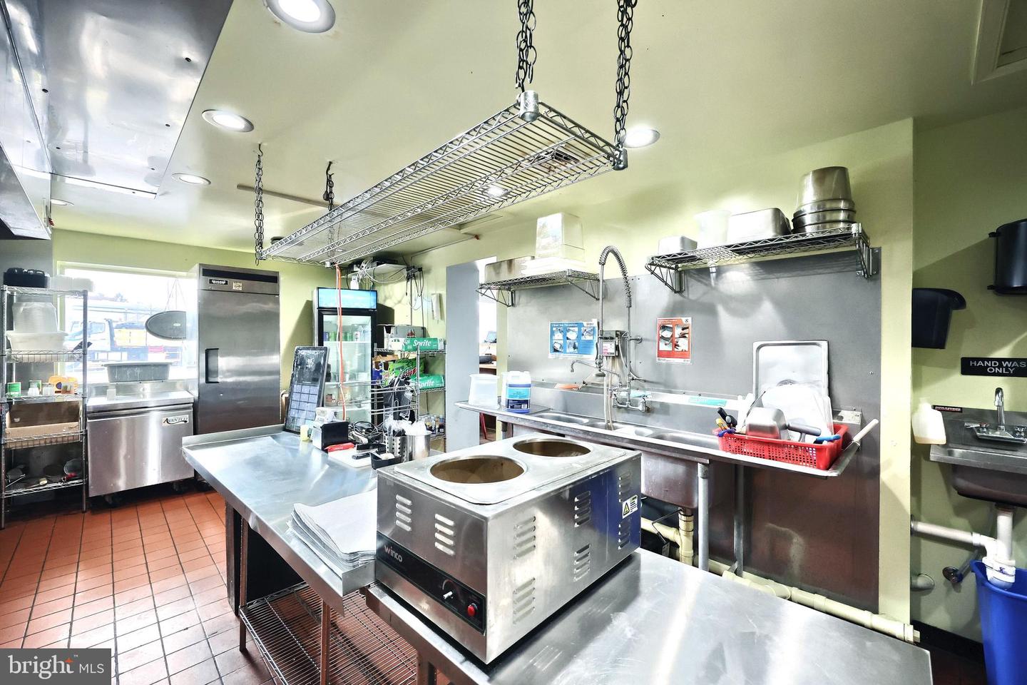 1277 W Market St Property Photo 10