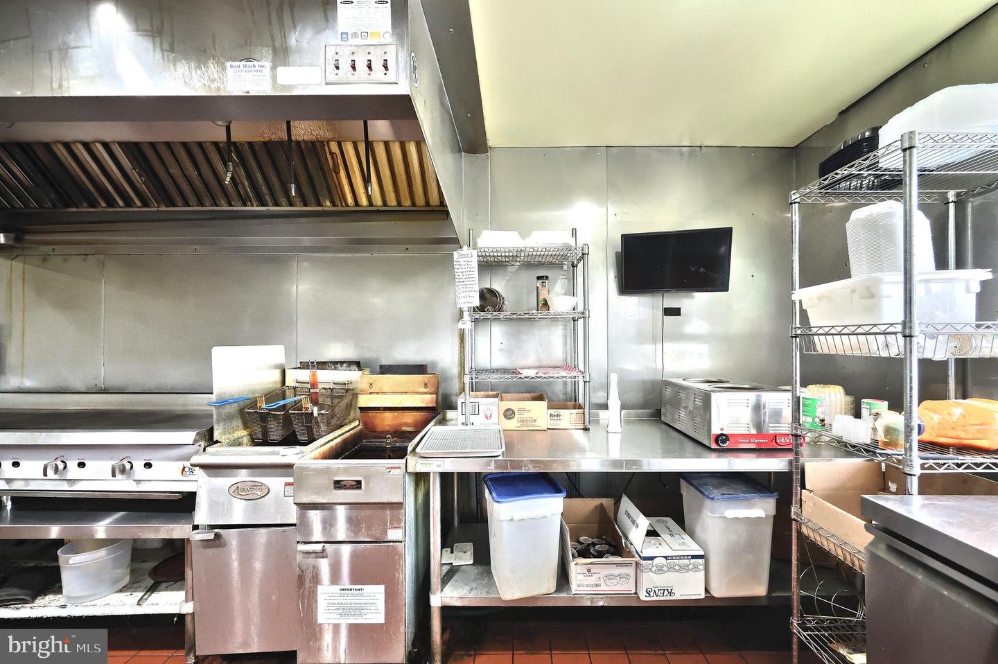 1277 W Market St Property Photo 11