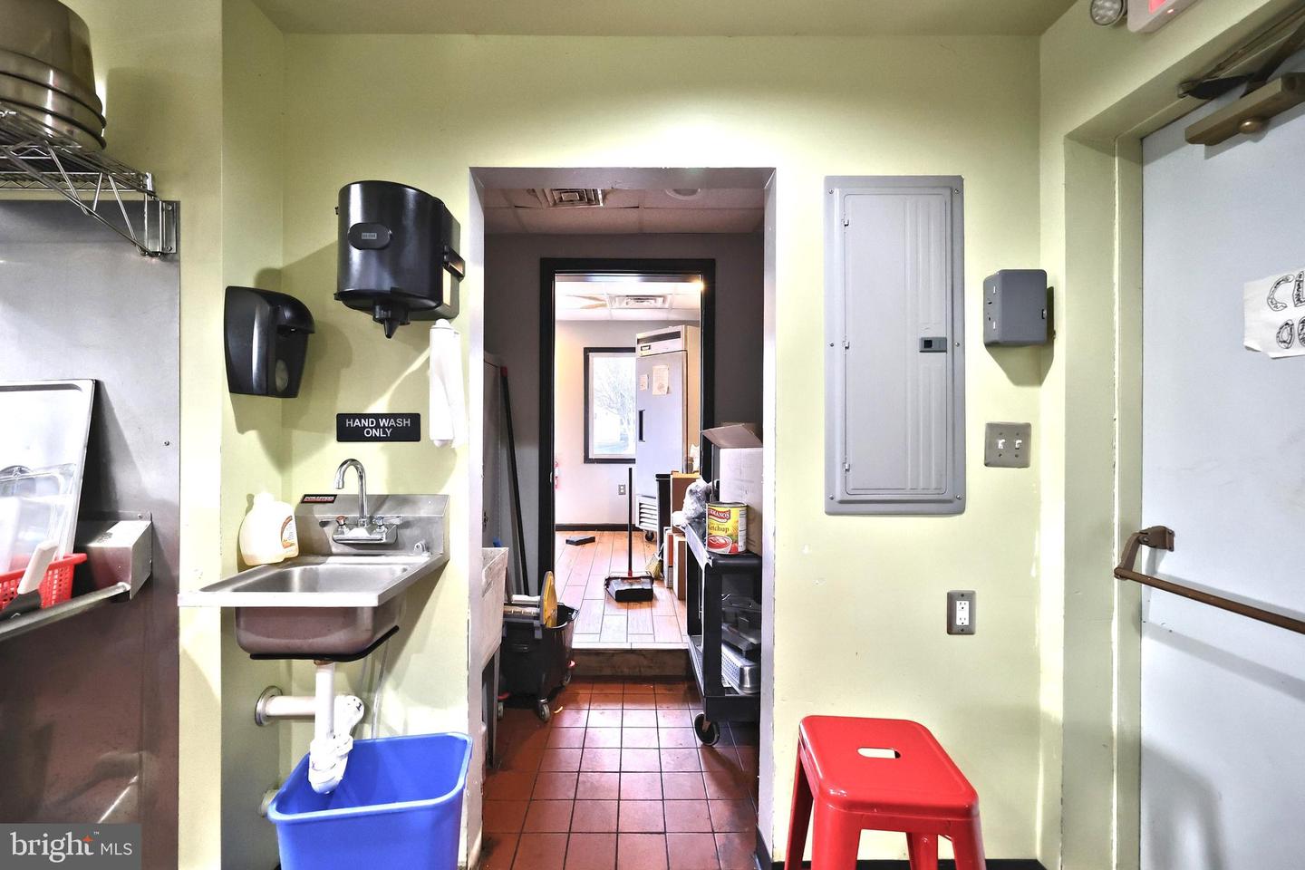1277 W Market St Property Photo 14