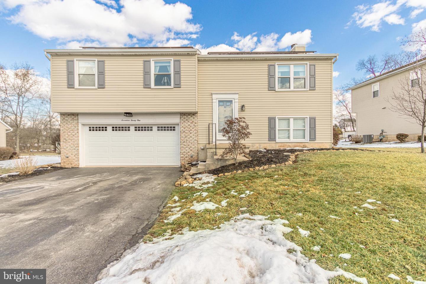 1721 Rainbow Cir Property Photo