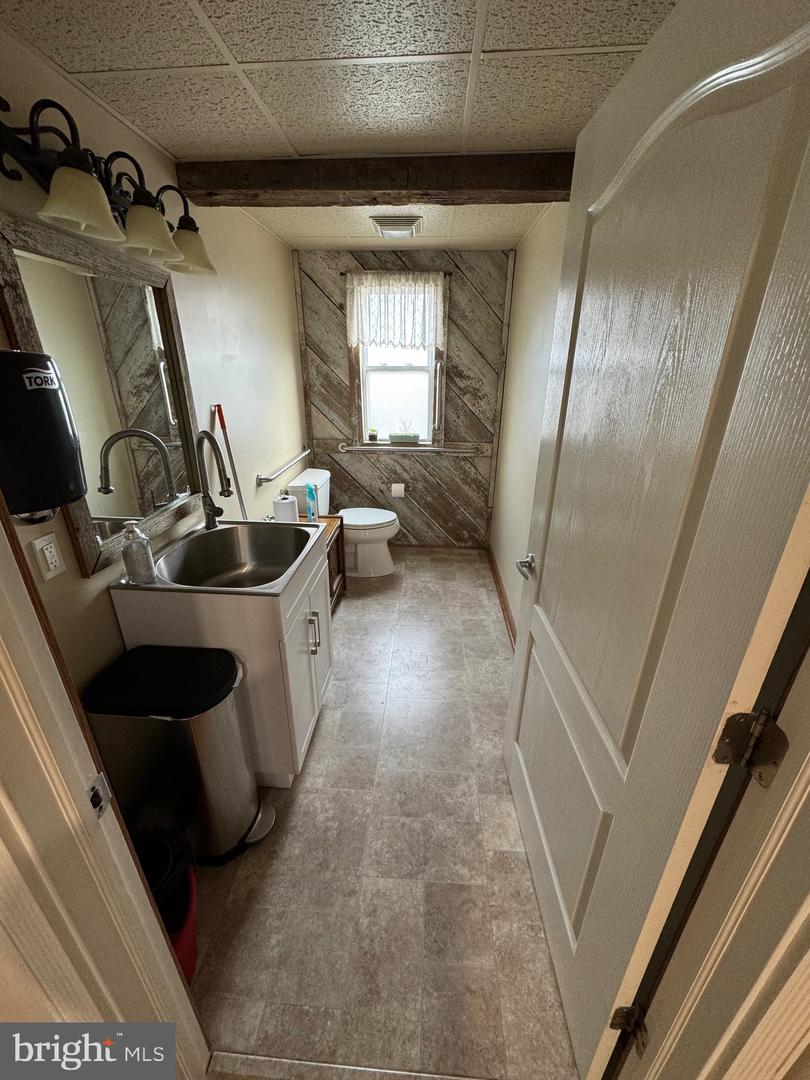 9 N Hill St Property Photo 26
