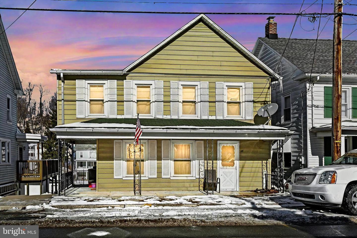 52 E Main St Property Photo