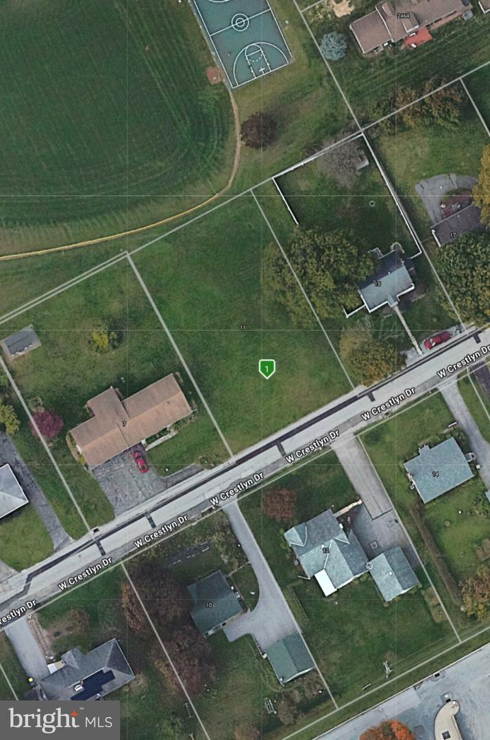 11 W Crestlyn Dr Property Photo 4
