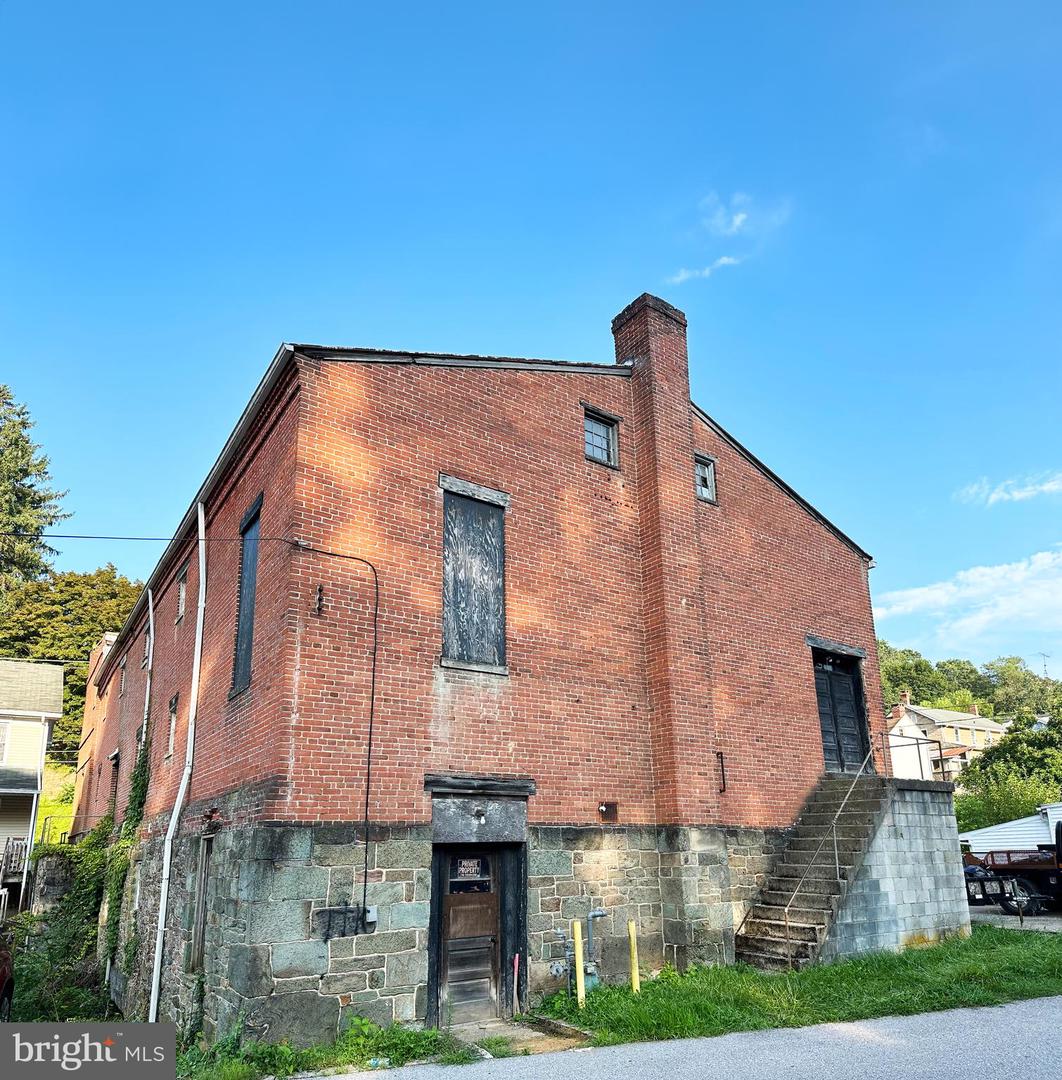 37 Manchester St Property Photo 3
