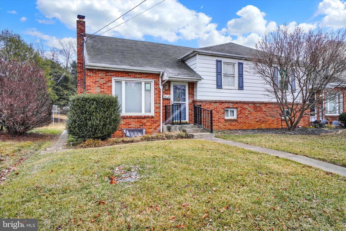 41 E Gay St Property Photo