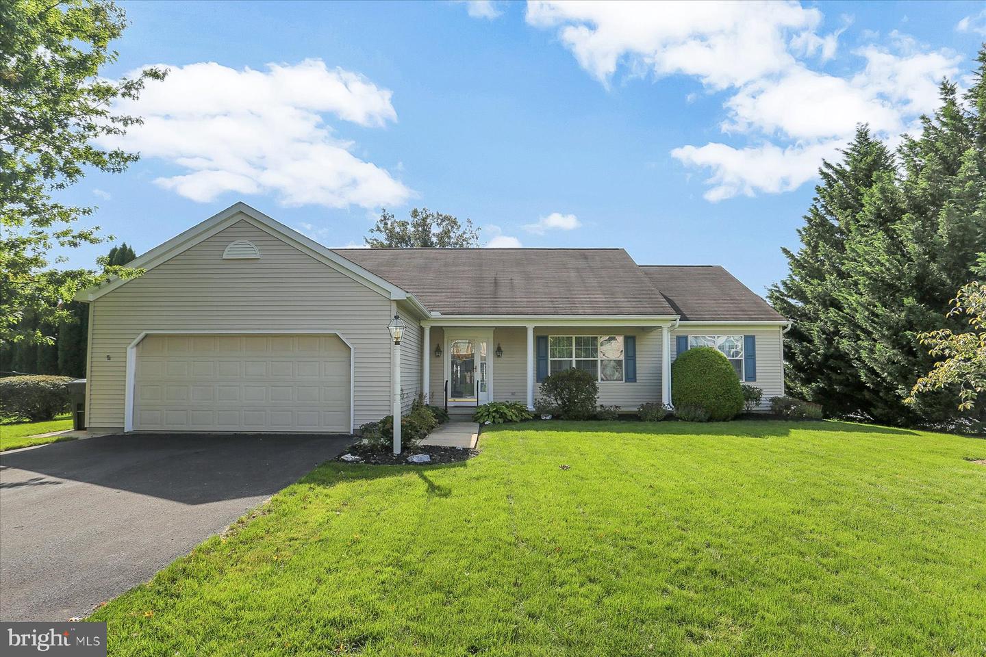 405 Sterling Dr Property Photo