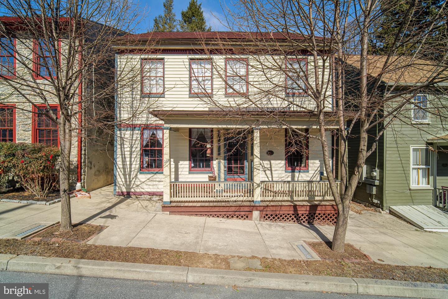 218 Locust St Property Photo
