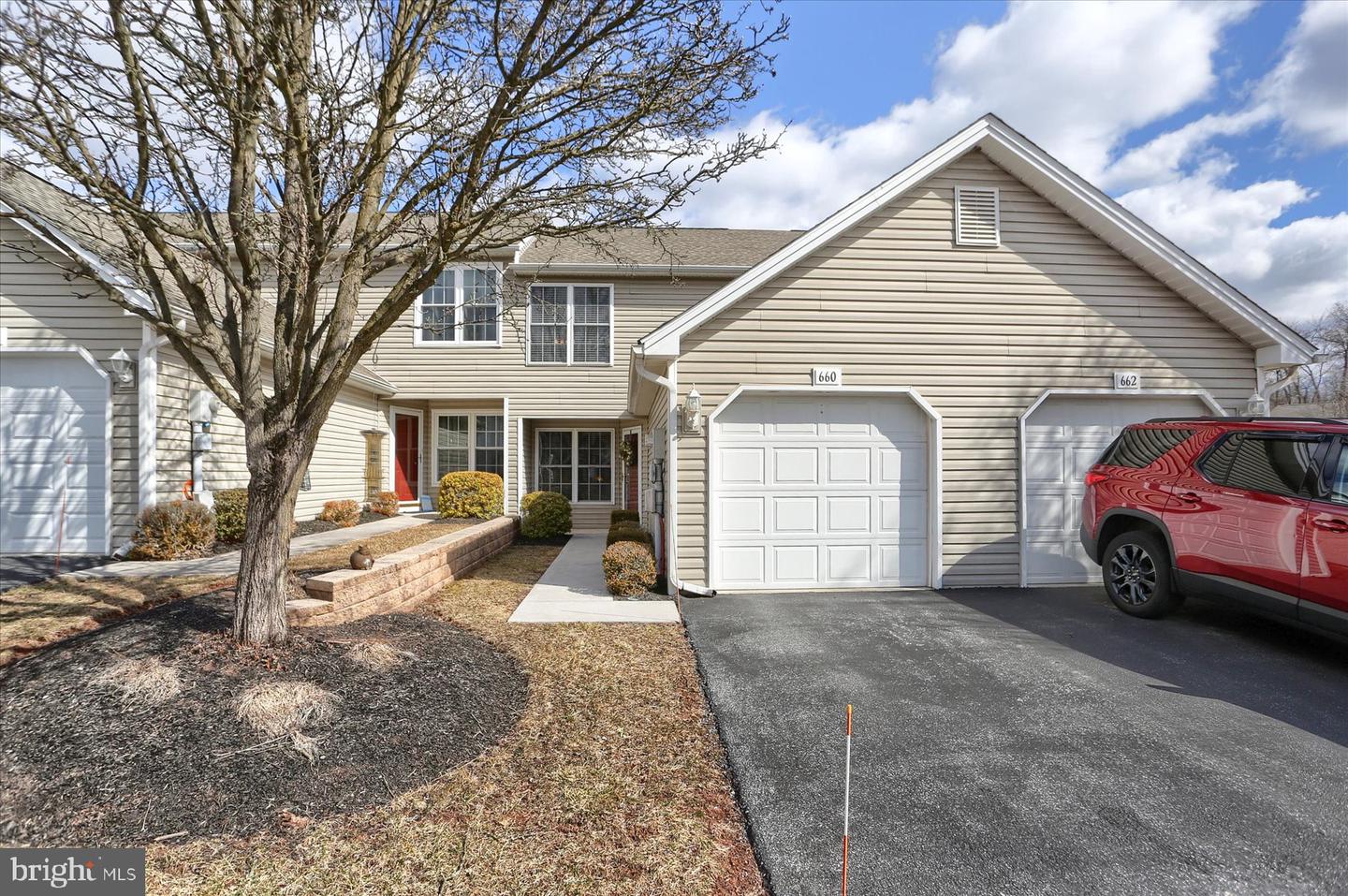 660 Mallard Dr Property Photo