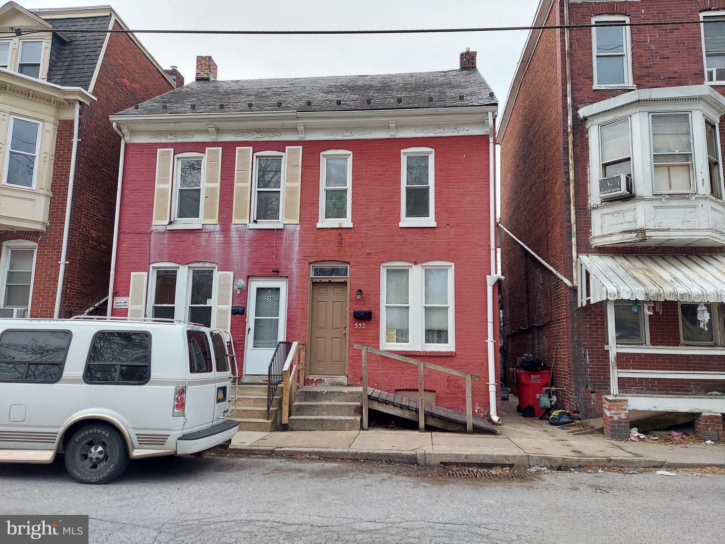 552 N Pershing Ave Property Photo