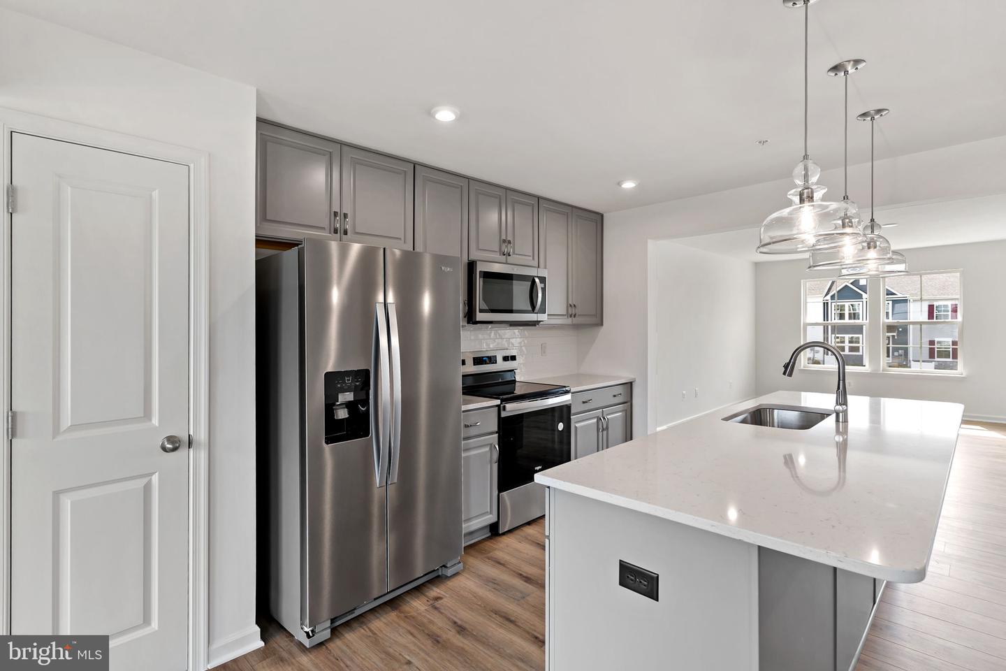 17 Angus Dr Property Photo 6
