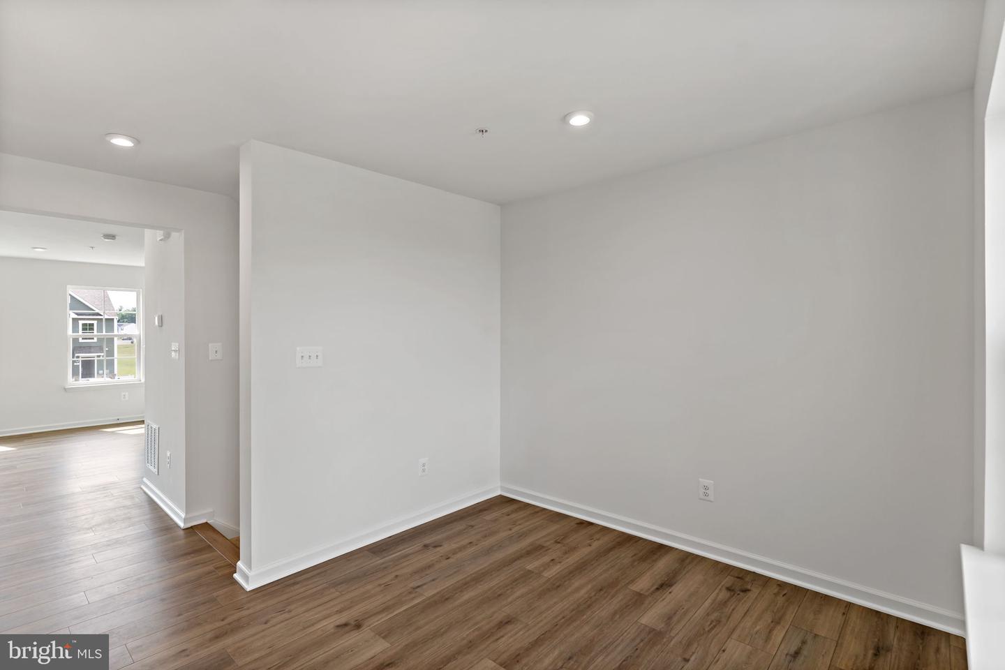 17 Angus Dr Property Photo 9
