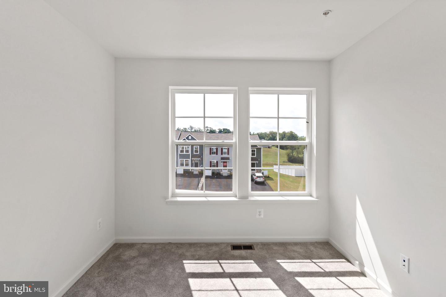 17 Angus Dr Property Photo 18