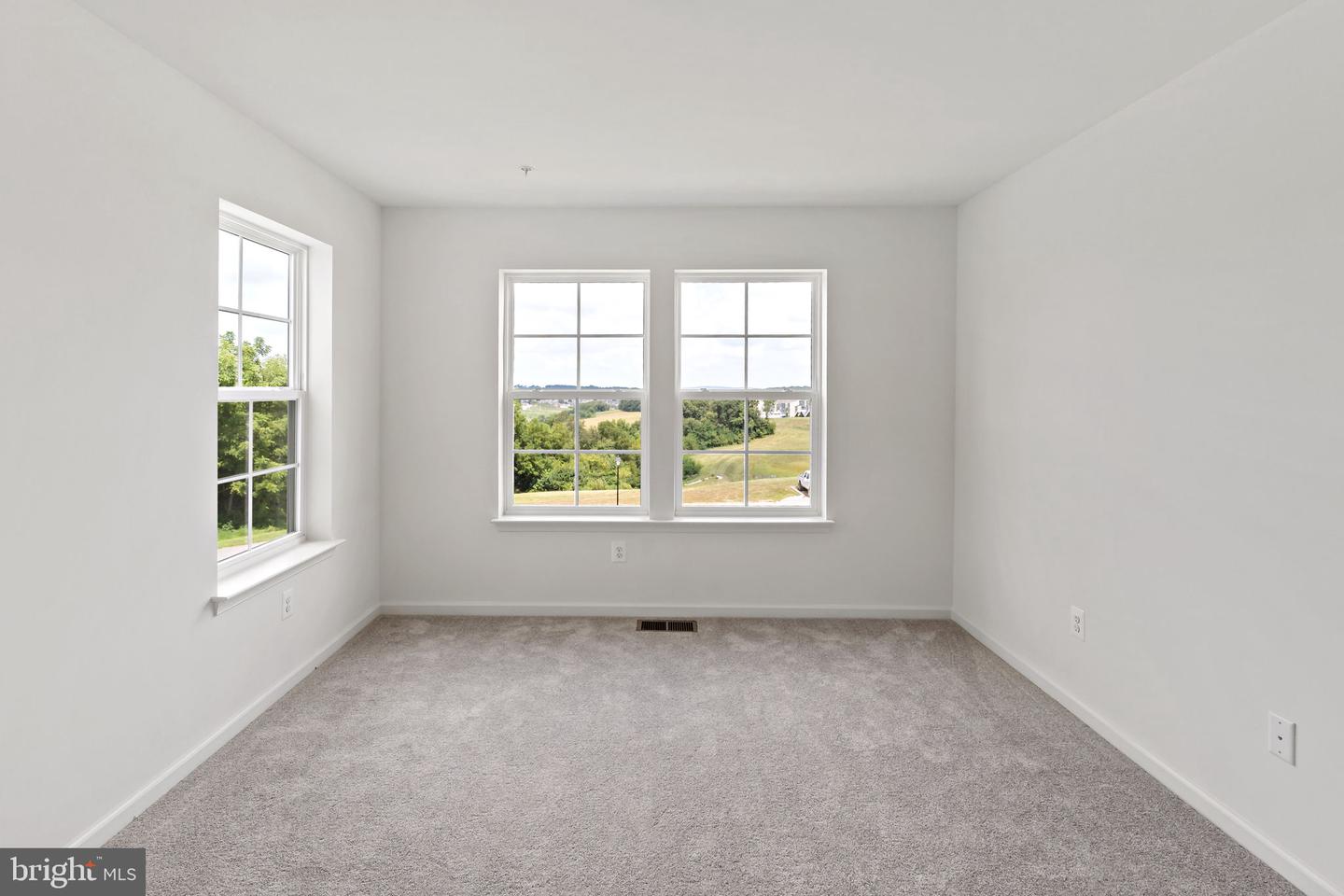17 Angus Dr Property Photo 20