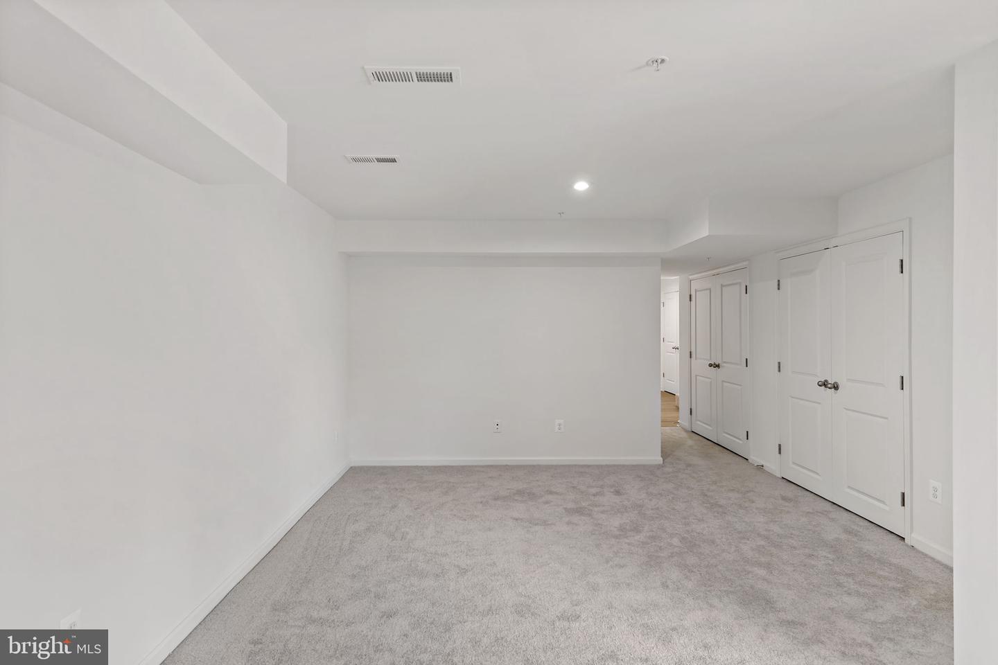 17 Angus Dr Property Photo 21