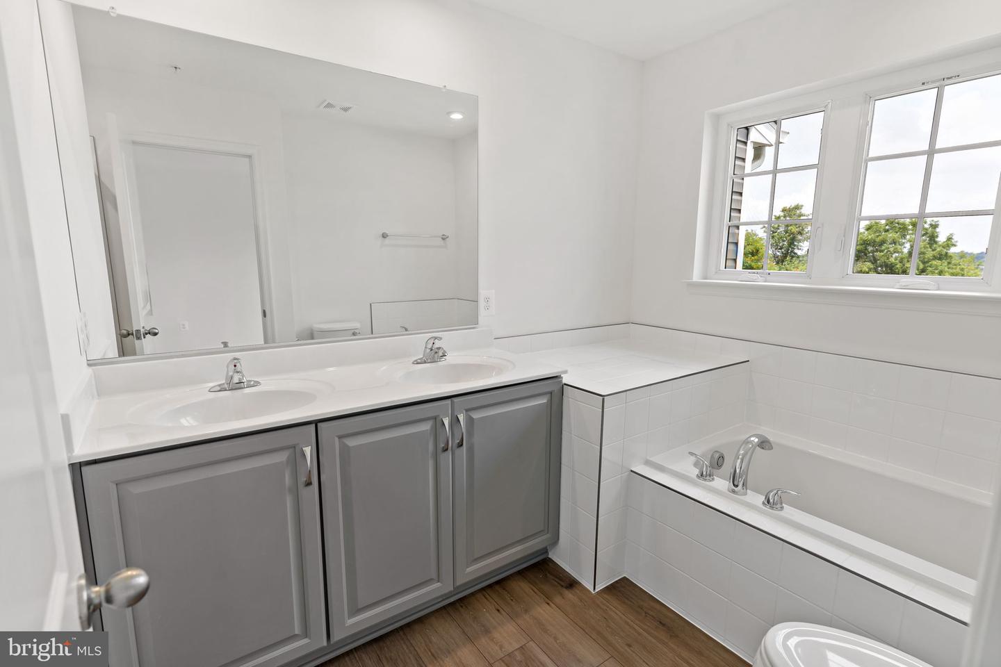 17 Angus Dr Property Photo 26