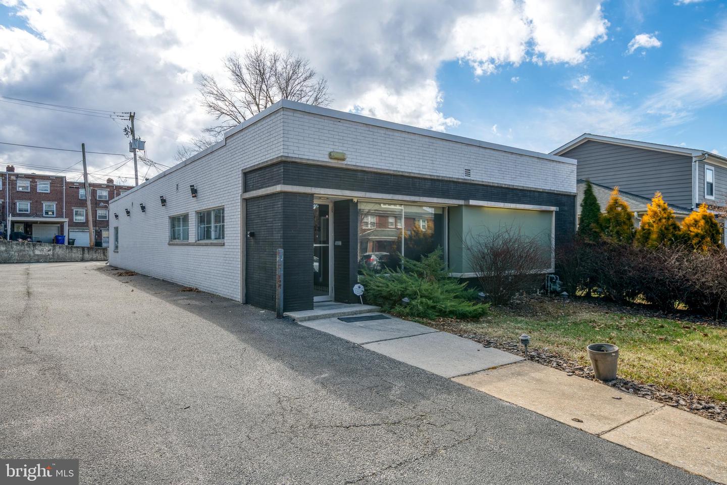 1408 3rd Ave Property Photo 1