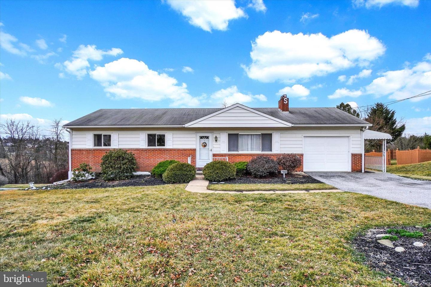 2988 Bradley Ave Property Photo