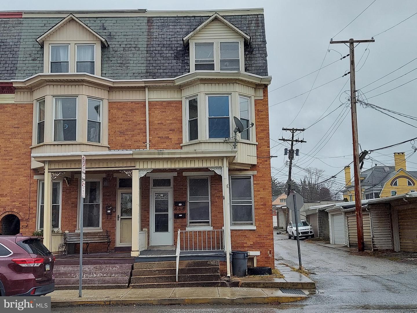 468 Pennsylvania Ave Property Photo