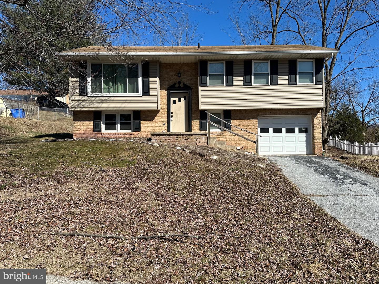 410 Hillside Ave Property Photo